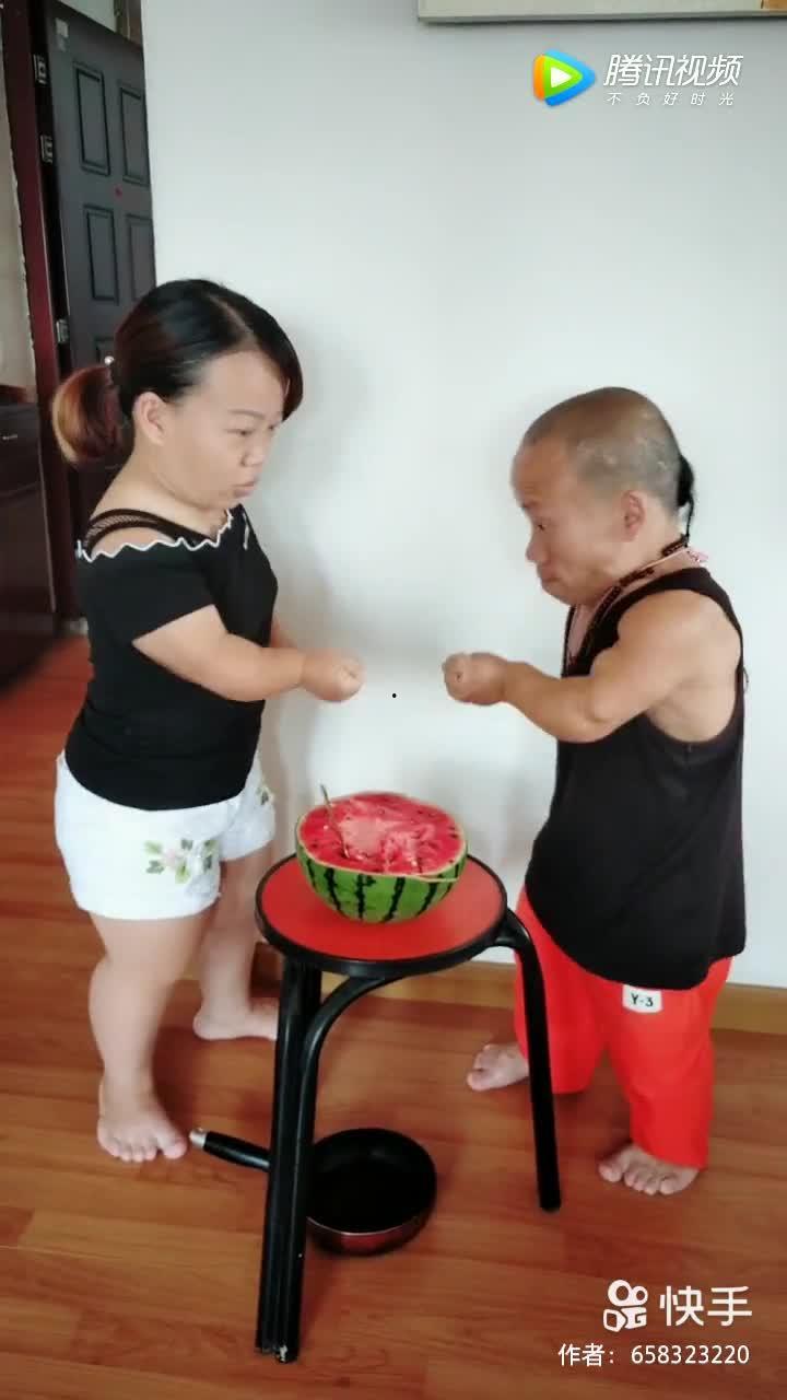 夫妇网红吃瓜视频播放,揭秘娱乐圈幕后真相