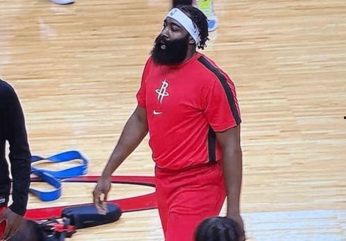 篮球女网红小野吃瓜,揭秘篮球女网红的趣味生活