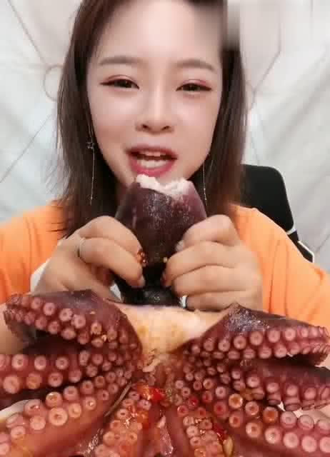 网红八爪鱼吃瓜事件是真的吗