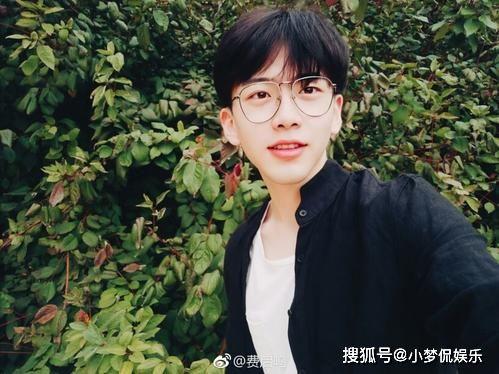 网红落落熊吃瓜视频大全