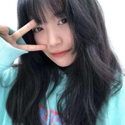 抖音吃瓜网红女孩是谁啊,她是如何成为热门话题的？